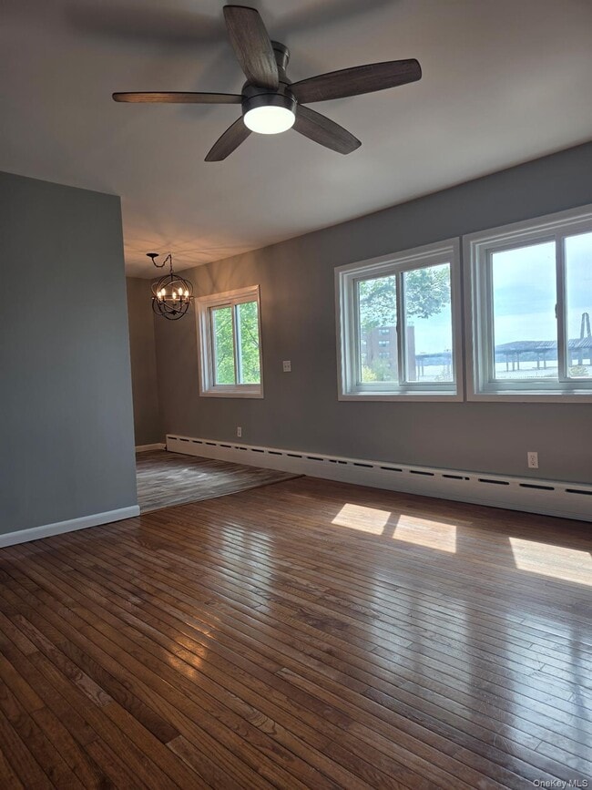 Building Photo - 96 Main St