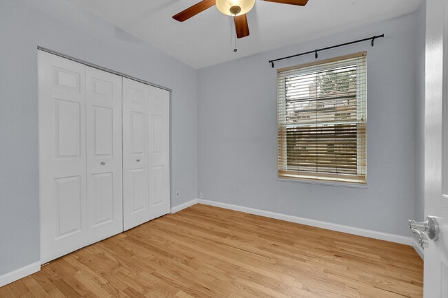 Building Photo - $2,295.00 - 3 Bedrooms, 1.5 Bathroom, Town...