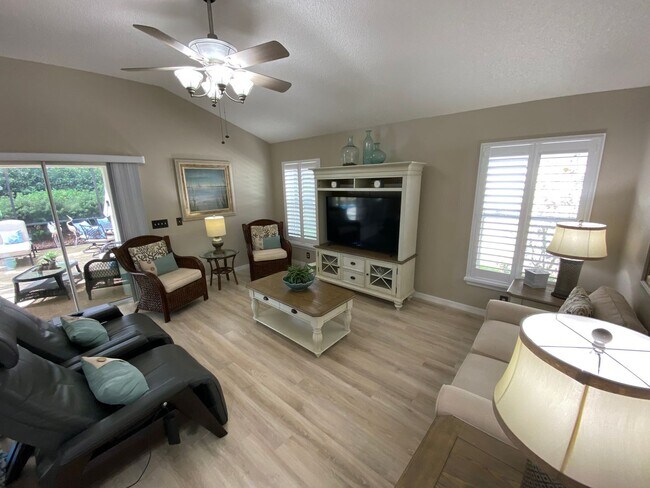 Building Photo - Gorgeous 3 + 2 Turnkey ANNUAL Lease w/Soak...