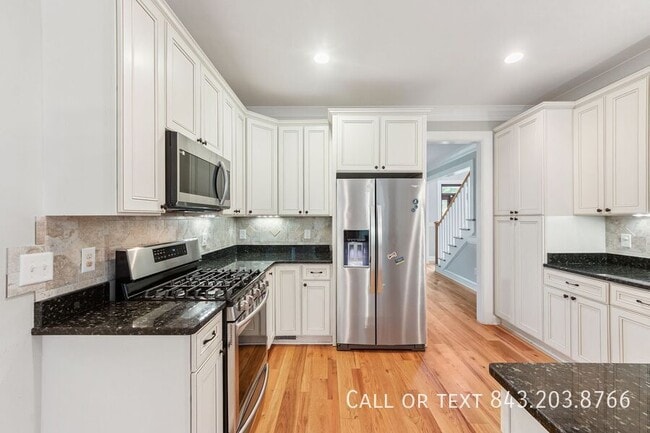 Building Photo - 2038 Shields Ln