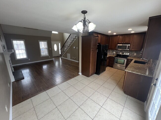 Building Photo - 3462 Southwood Dr