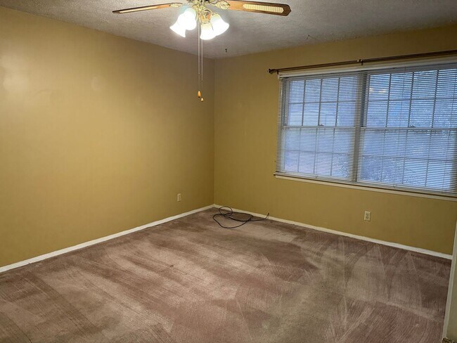 Building Photo - 706 Tibet Ave