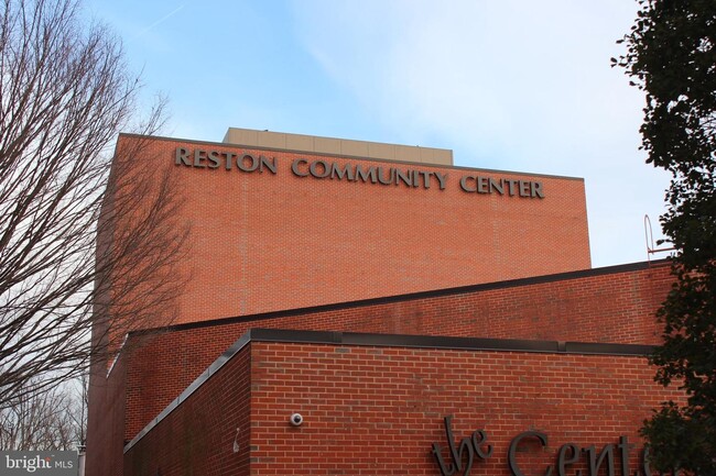 Building Photo - 2222 Colts Neck Rd