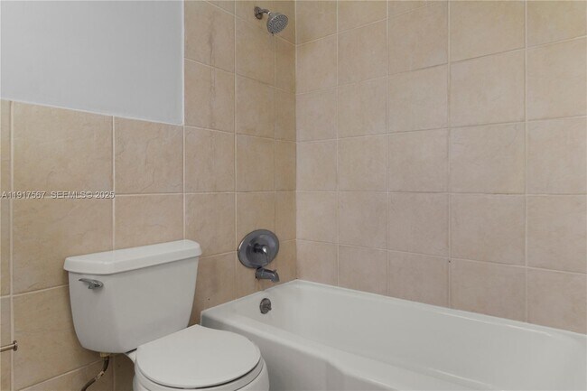 Building Photo - 18630 NE 18th Ave