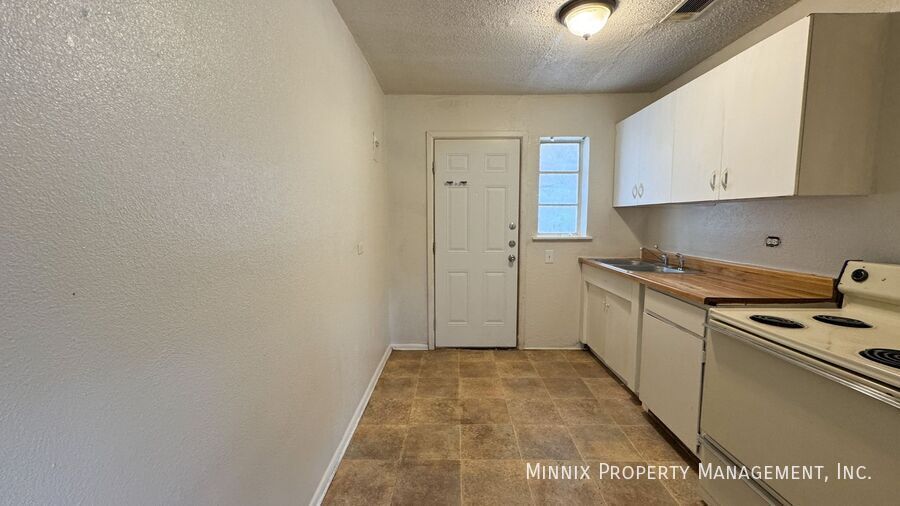 Building Photo - 3111 Storey Ave