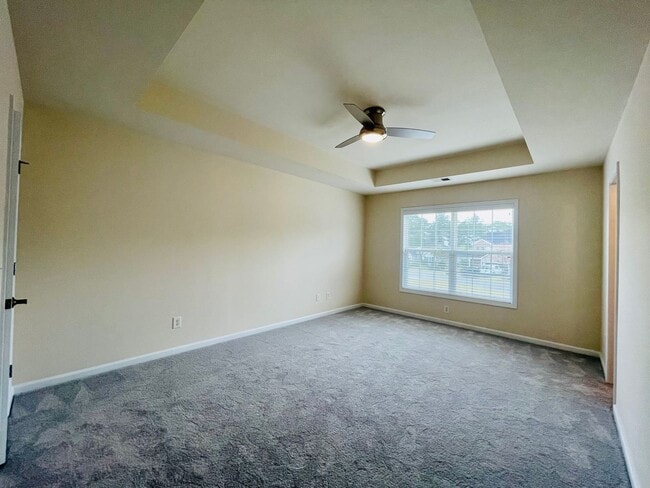 Building Photo - 4476 Farm Lake Dr
