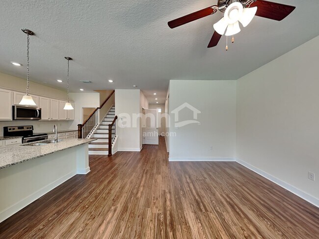 Building Photo - 413 Pine Terrace Dr