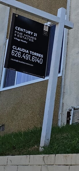 Building Photo - 206 N Beverly Park