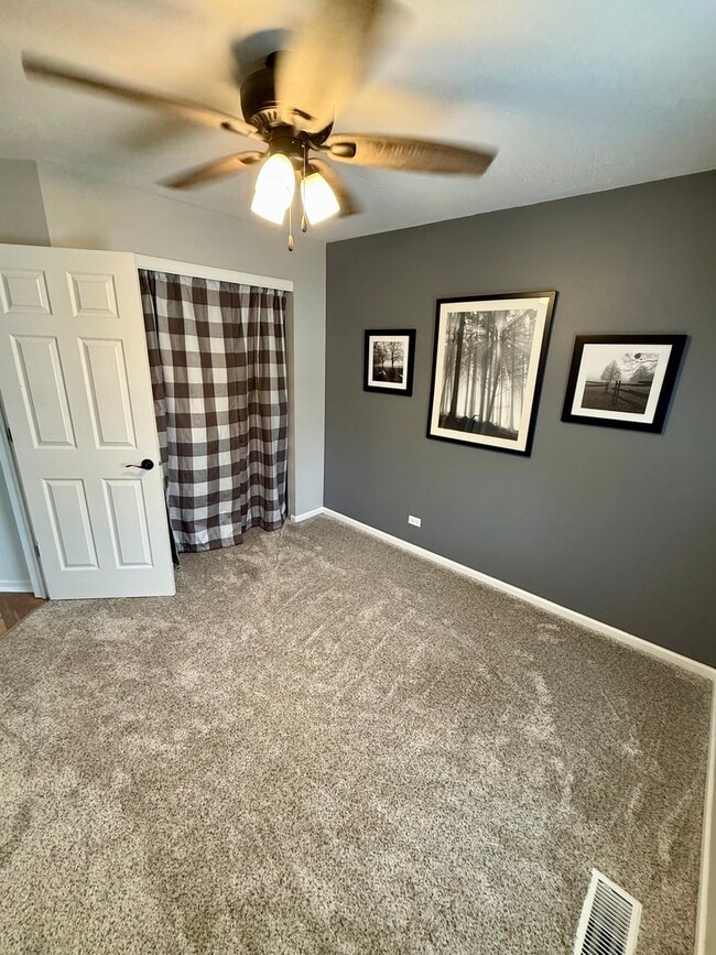 Building Photo - 368 S Jewel Ct