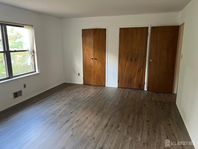 Building Photo - 304 Merrywood Dr