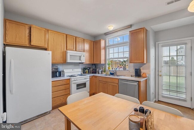 Building Photo - 44481 Watertown Terrace