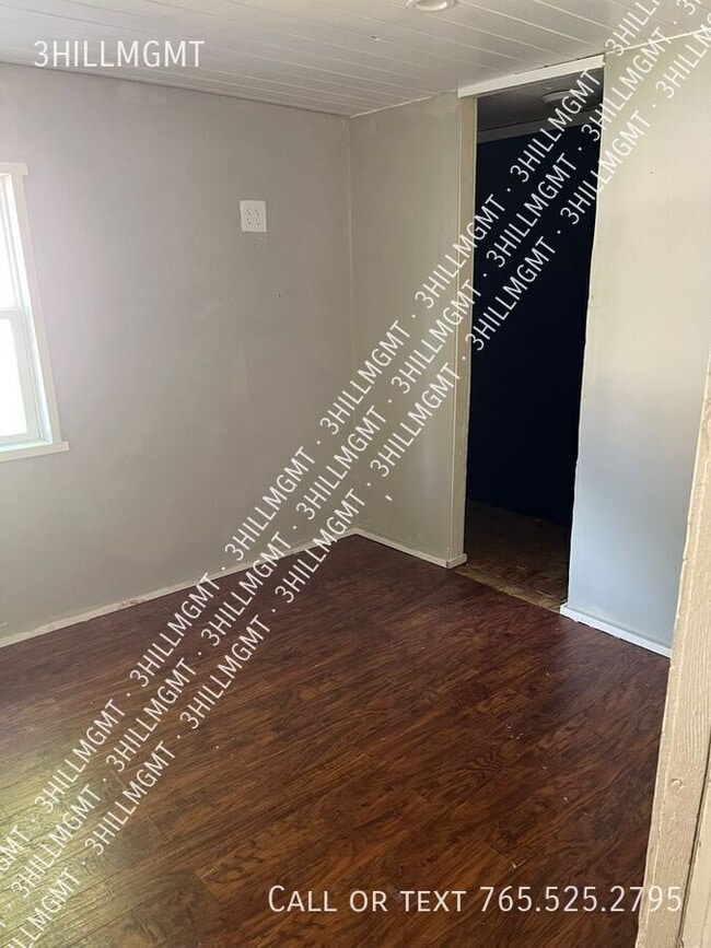 Building Photo - 109 Firefly Ln