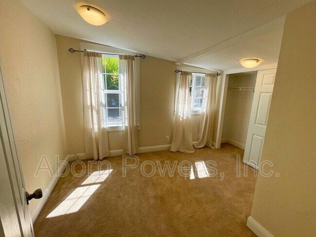 Building Photo - 2796 Coloma St