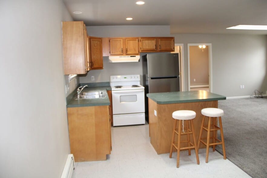 Building Photo - 130 N Mill St