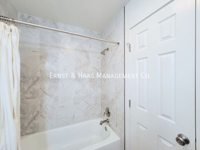 Building Photo - 7890 E Spring St