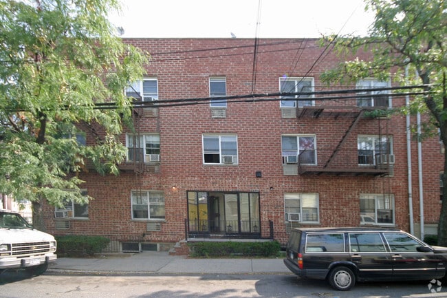 Primary Photo - 38-01 112th St