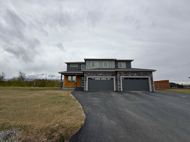 Building Photo - 5334 E Barn Cir