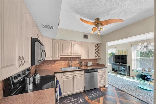 Building Photo - 2469 Franciscan Dr