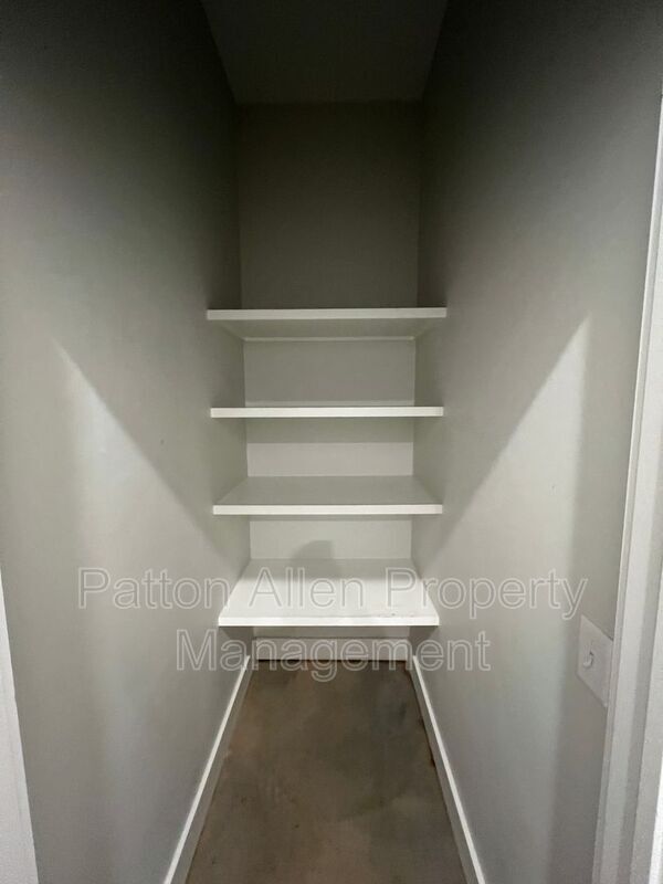 Building Photo - 6 Dundee St