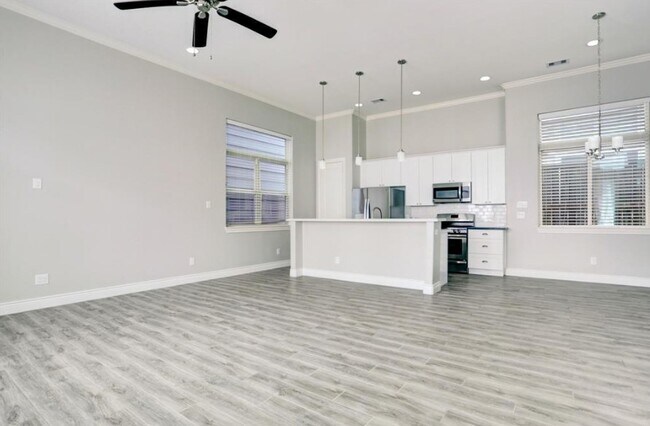 Building Photo - 8907 Spring Knoll Forest Dr