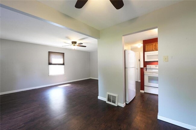 Building Photo - 10630 St Lawrence Ln