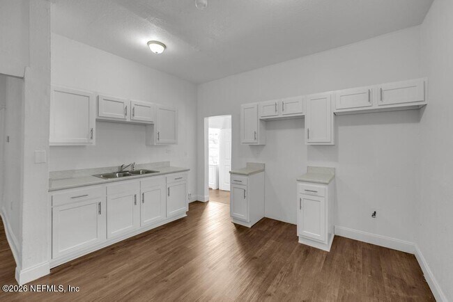 Building Photo - 2410 Mc Quade St