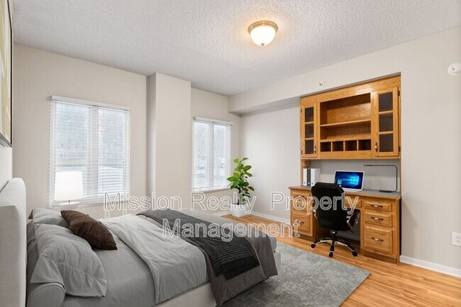 Building Photo - 301 Beacon Ridge Dr