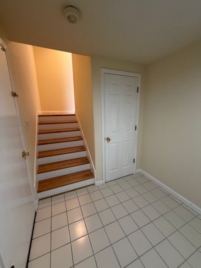 Building Photo - 7011 Silver Brook Ct