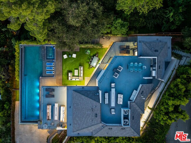 Building Photo - 3712 Broadlawn Dr