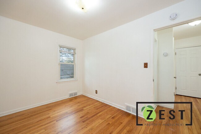 Building Photo - 2 BED 1 BATH SINGLE FAMILY HOME OPEN HOUSE...