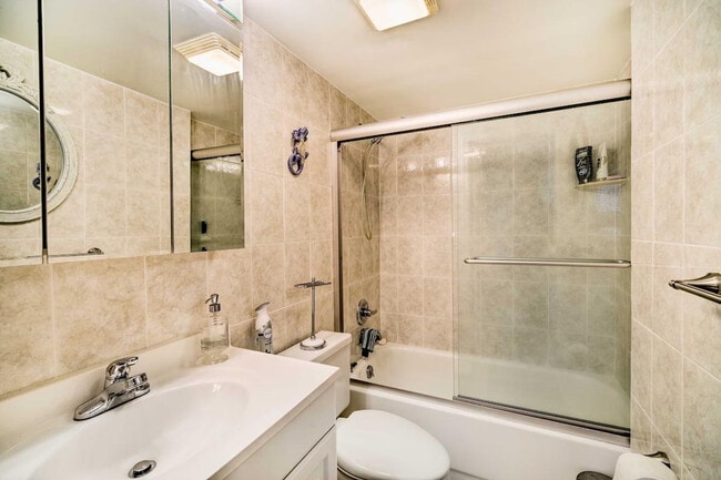 Building Photo - 4250 N Hwy A1A