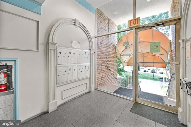 Building Photo - 7712 Hanover Pkwy