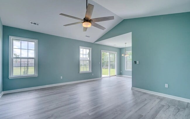 Building Photo - WHITNEY PINES - 3 Bedroom Home located in ...