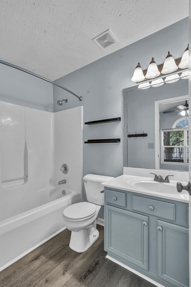 Building Photo - 1201 Red Stone Dr