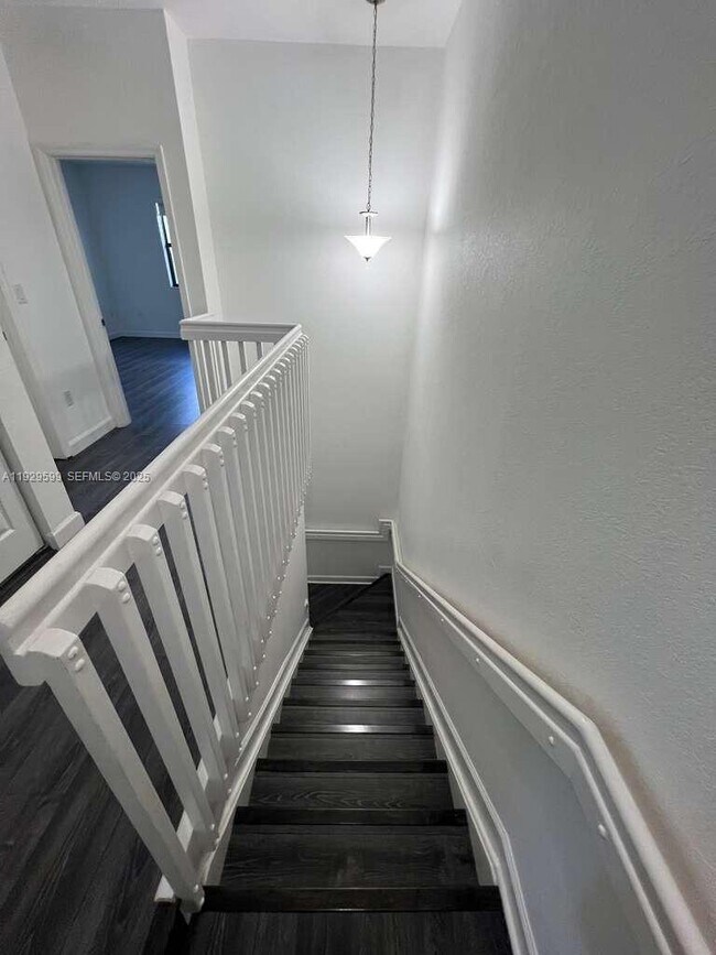 Building Photo - 3399 W 90th Terrace