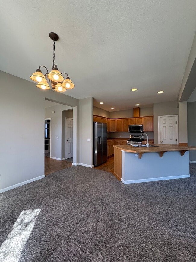 Building Photo - Rare Wheaton Ct Availability