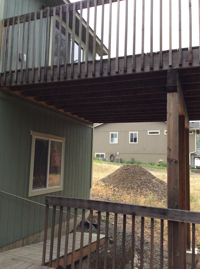 Building Photo - Wonderful 3 Bedroom 3 Bath Mead Area Rancher