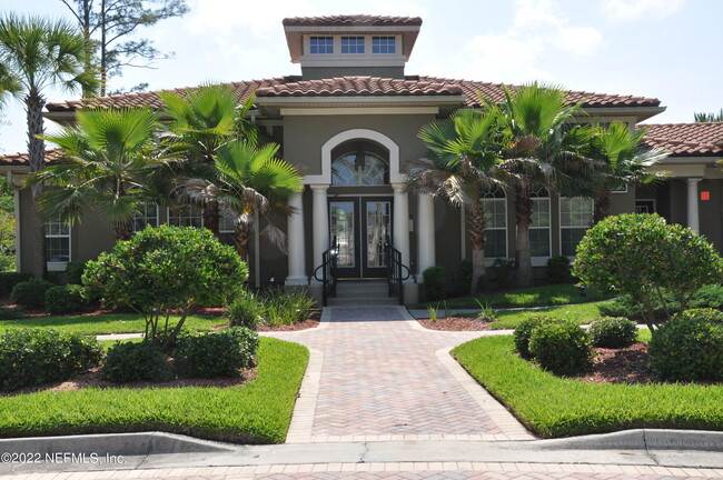 Building Photo - 305 N Villa San Marco Dr