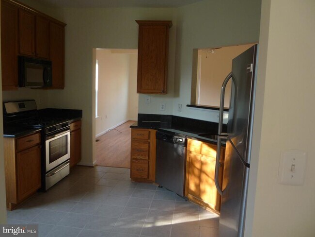 Building Photo - 552 Sparkleberry Terrace NE
