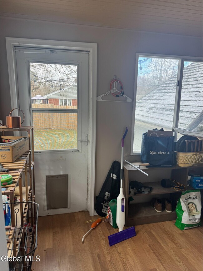 Building Photo - 186 S Allen St