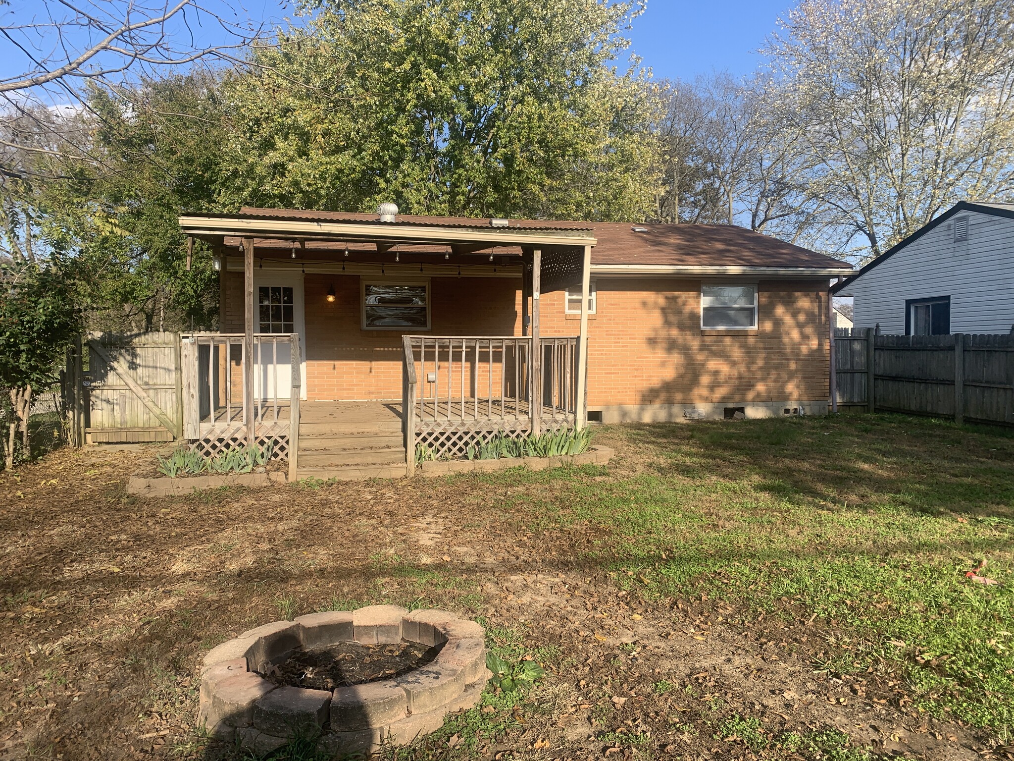 Building Photo - 2265 Cardinal Ave