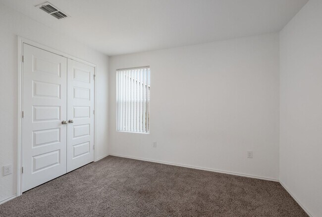 Building Photo - Lovely Rancho Primera Property