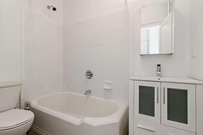 Building Photo - 300 West 10th Street