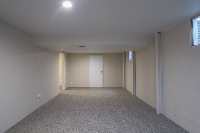Building Photo - 10724 W 88th Terrace