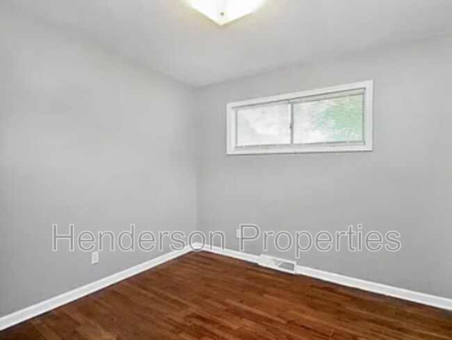 Building Photo - 2244 English Dr