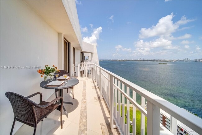Building Photo - 4000 Towerside Terrace