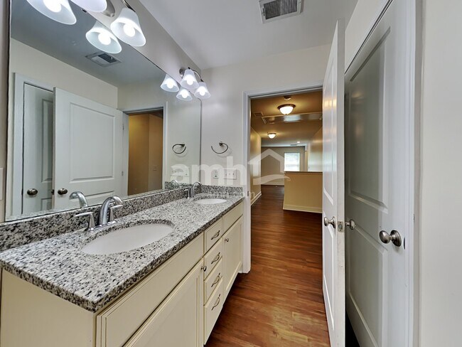 Building Photo - 199 Columns Rd