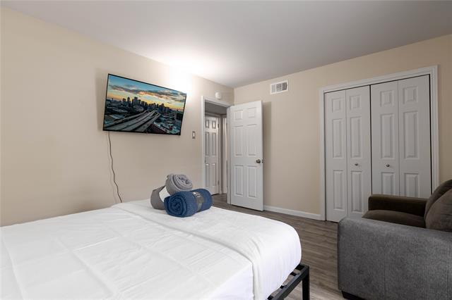 Building Photo - 904 S Weatherred Dr