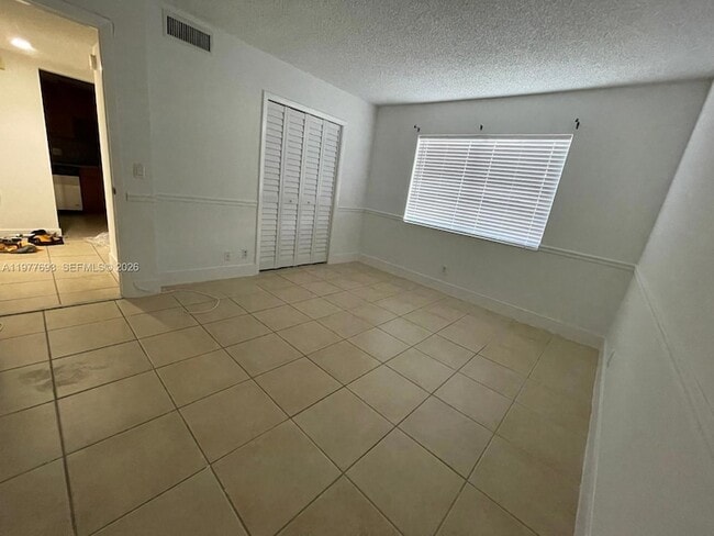 Building Photo - 16481 Blatt Blvd