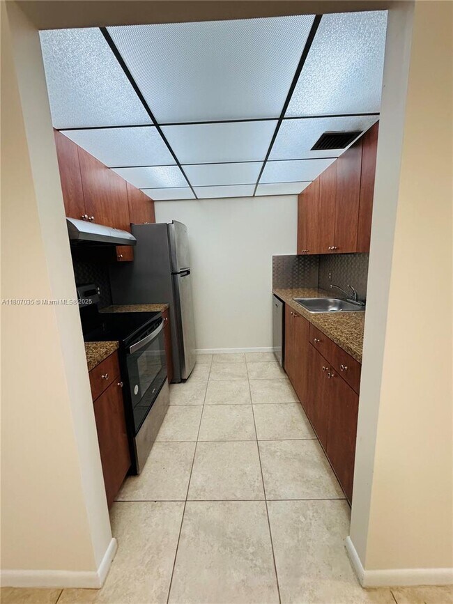 Primary Photo - 13250 SW 4th Ct